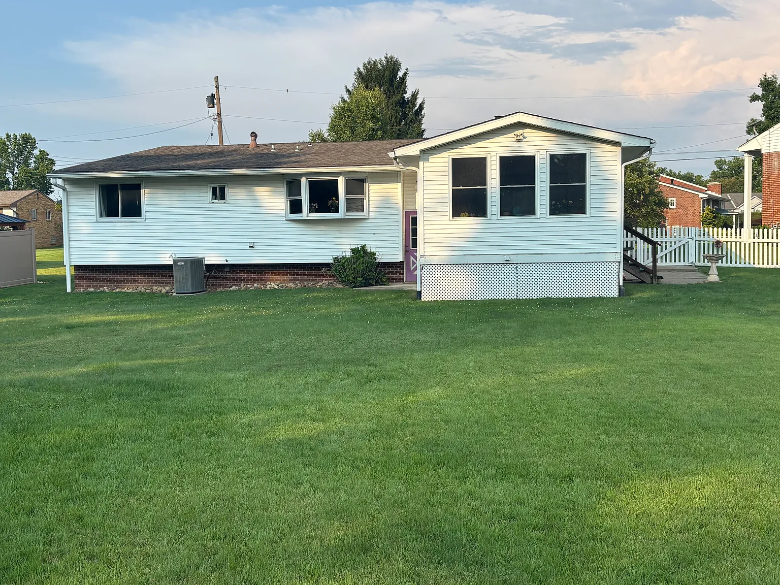 3 bed, 1600 sqft, $1,700 — Photo 3