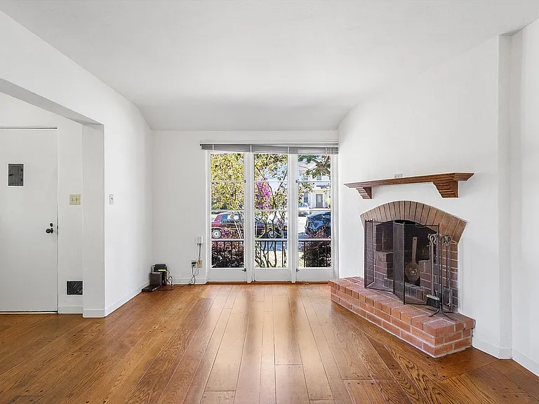 949 Park St — Photo 7
