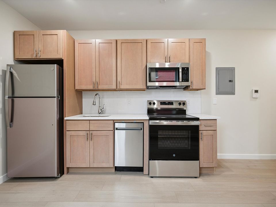 1st image of 2614 W Girard Ave #C