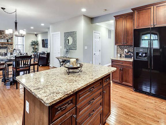 5th image of 3936 Sugarloaf Dr