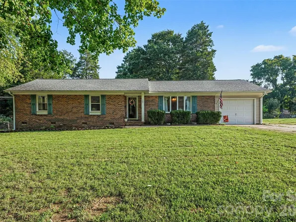 105 Stoneybrook Rd, Salisbury, NC 28147