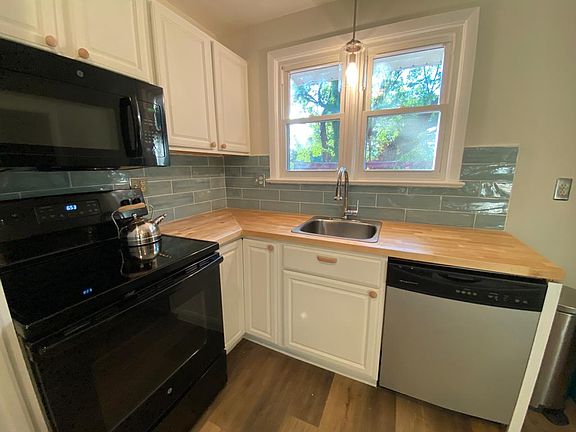 3rd image of 12345 Thorncroft Dr
