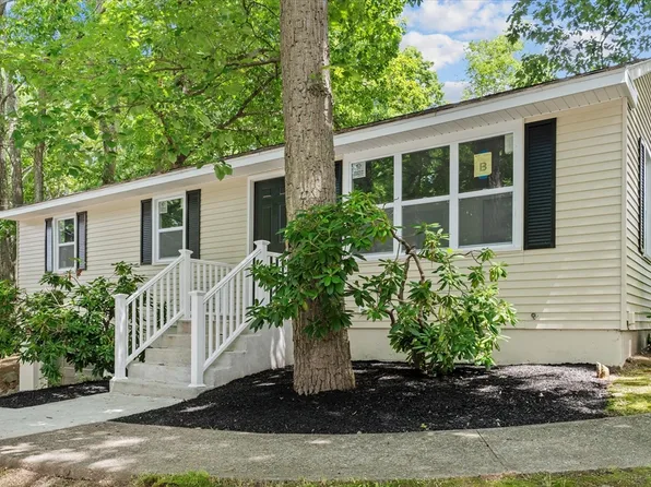 49 Debbie Dr, Leominster, MA 01453
