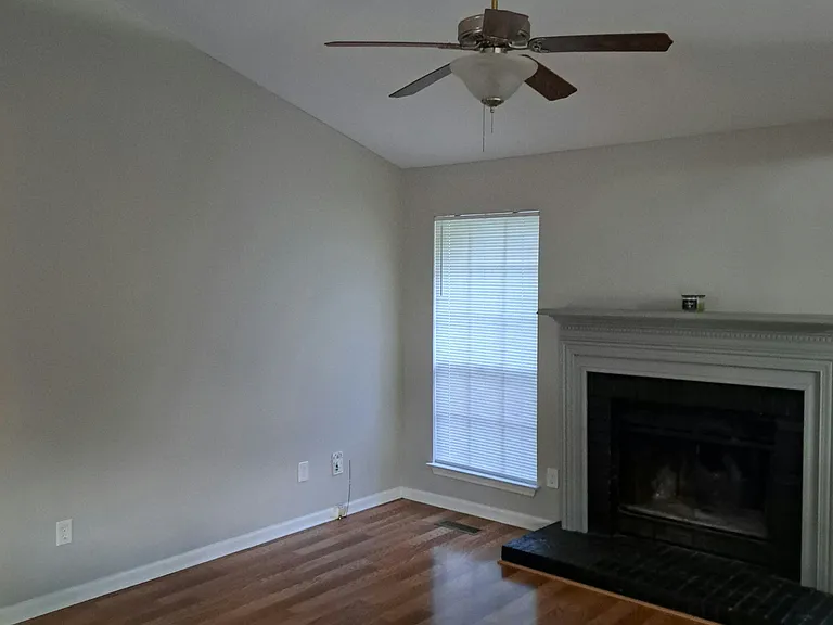 5217 Hickory Grove Cir — Photo 7