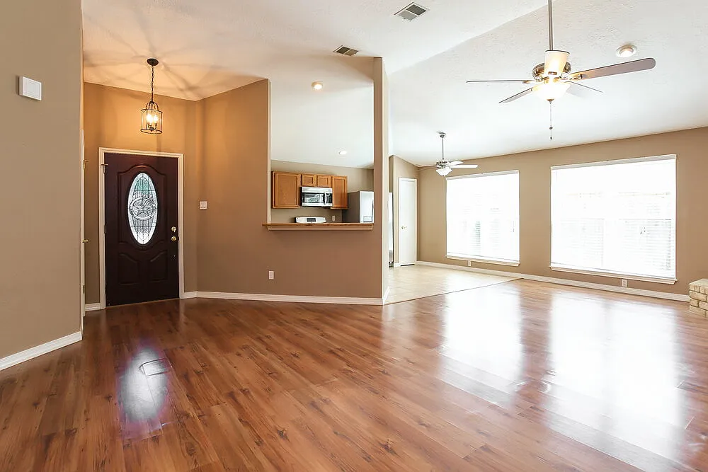 3 bed, 2.0 bath, 1278 sqft, $1,750 — Photo 4