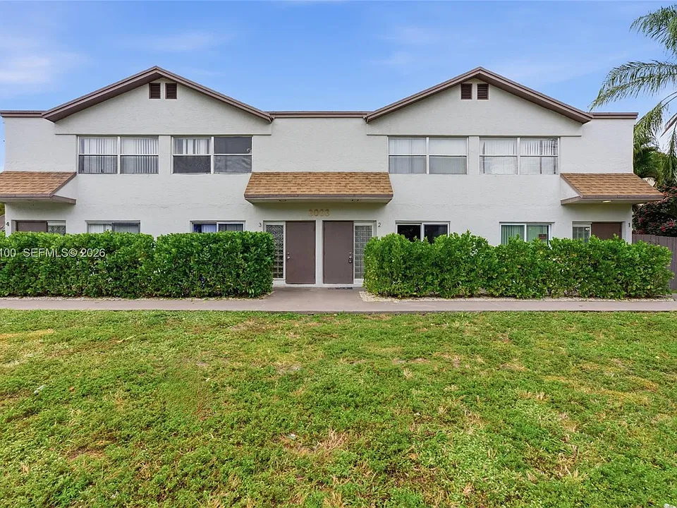 3003 NW 5th Ter #1