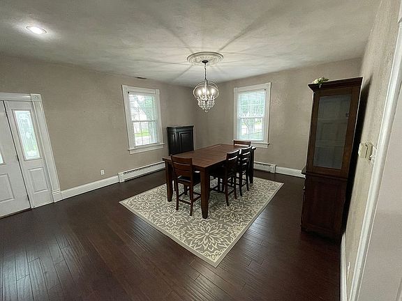 5th image of 211 N Cherry St