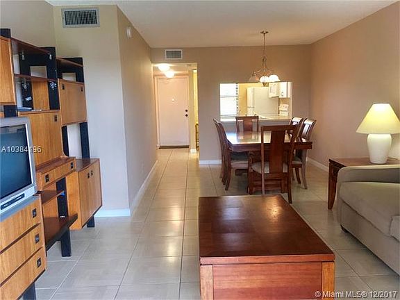 4th image of 10120 Sunrise Lakes Blvd APT 408