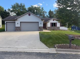 2086 20th St, Zumbrota, MN 55992
