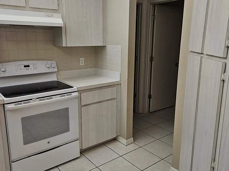 118 Edison St — Photo 15
