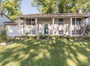1387 Schulte Hill Dr, Maryland Heights, MO 63043