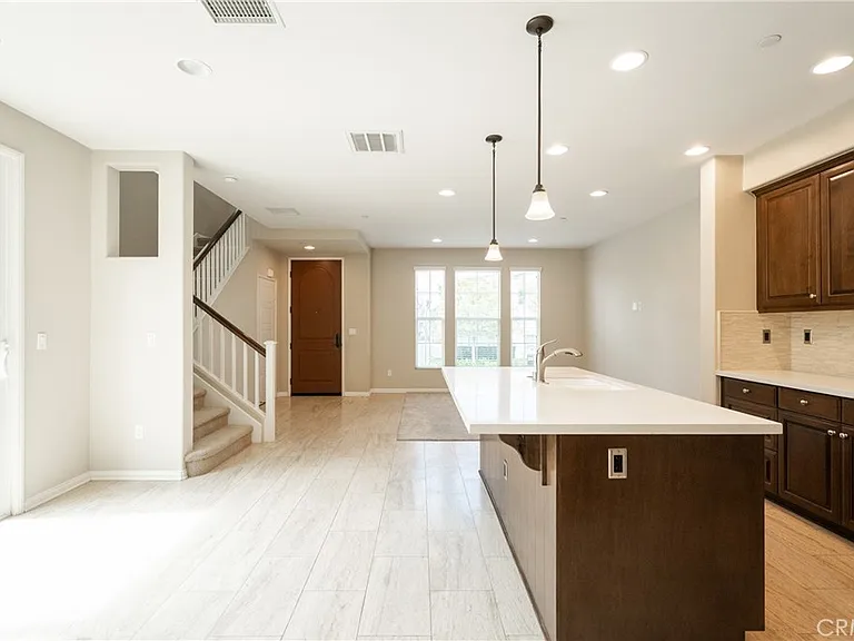 20328 Paseo Las Olivas — Photo 12