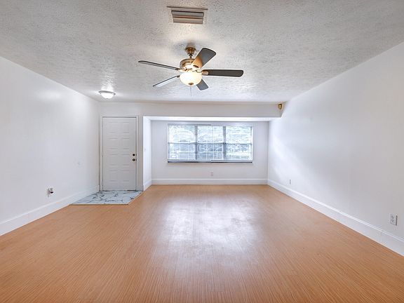 5th image of 333 SE Thanksgiving Avenue