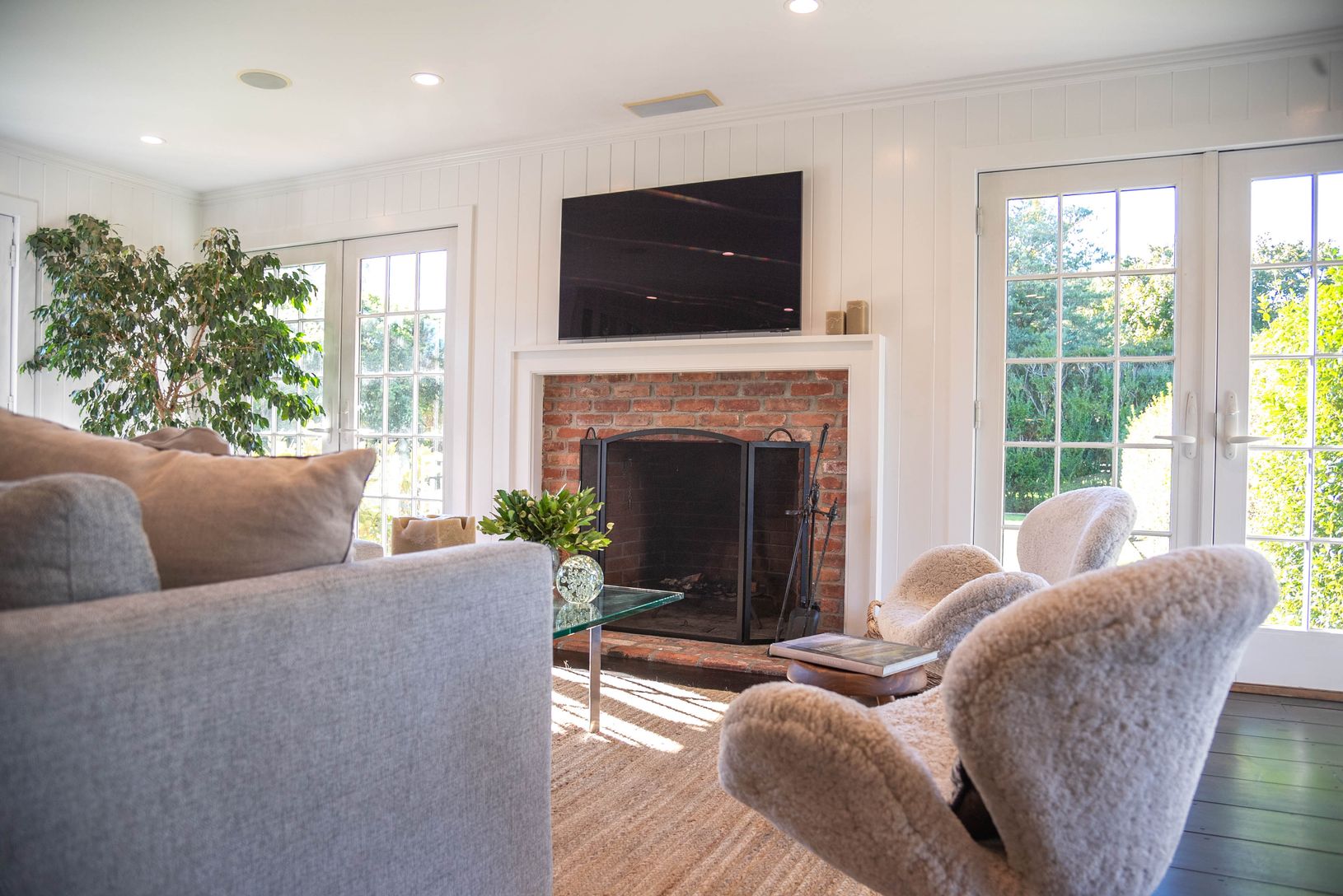  Kitchen and family room