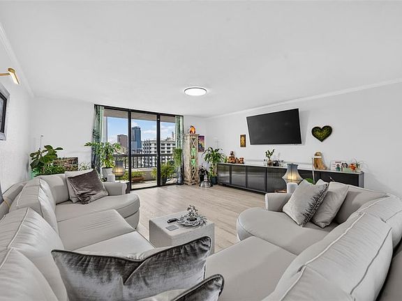 5th image of 530 E CENTRAL BOULEVARD #803