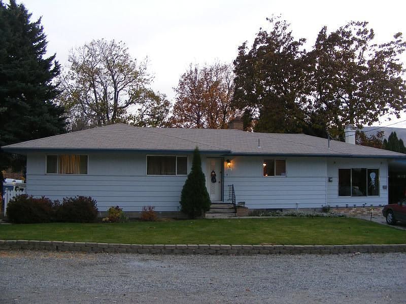 1st image of 1246 1st St SE