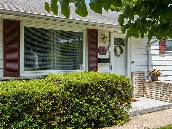 4th image of 615 Manchester Dr