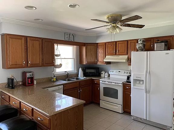 5th image of 32 Woodys Ln