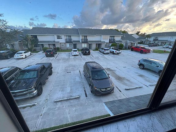 3rd image of 2102 Wharf Ln
