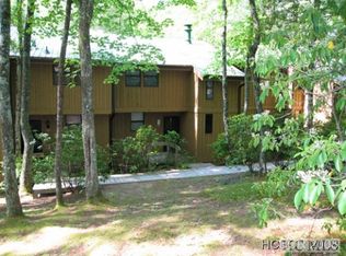 26 Lonely Mountain Dr, Sapphire, NC 28774