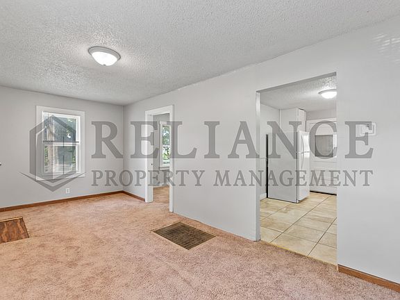 4th image of 217 S Kansas St