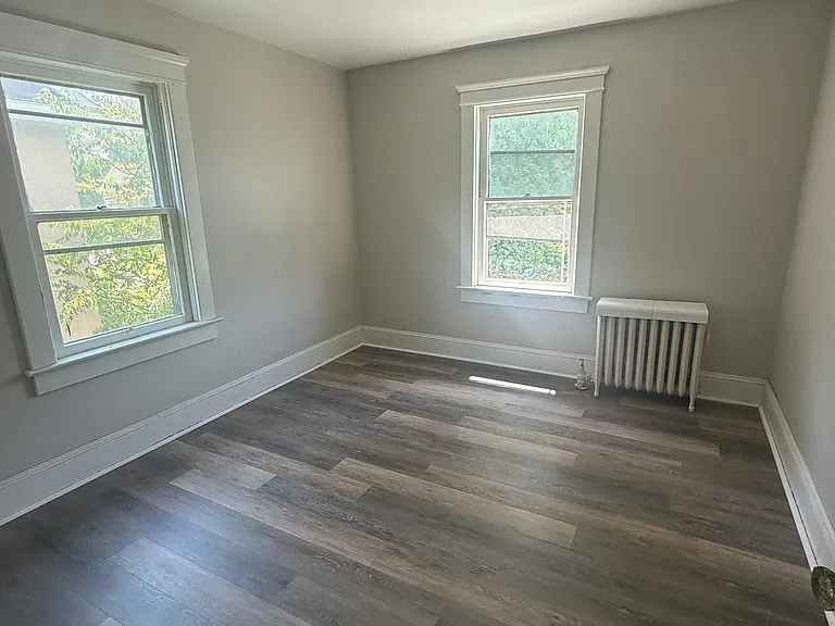 415 E Green St — Photo 8