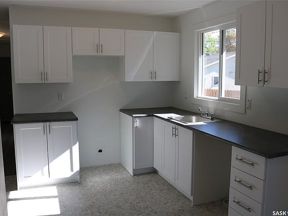 5th image of 1641 Thompson Avenue