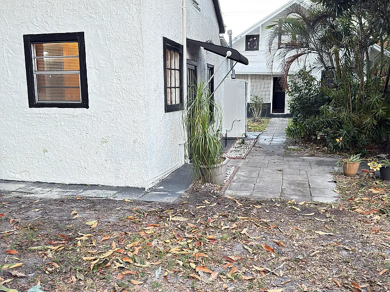 123 S 13th St — Photo 3