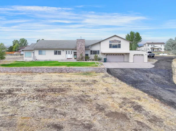 315 Lookout Dr, Spring Creek, NV 89815