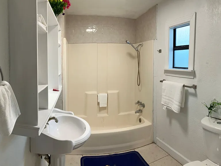 1704 E Welch Rd — Photo 6