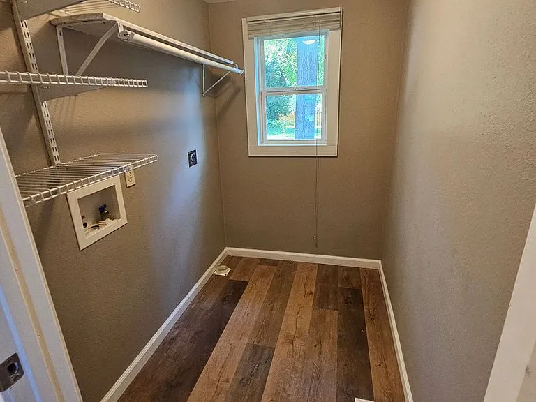1030 W Scott St — Photo 14