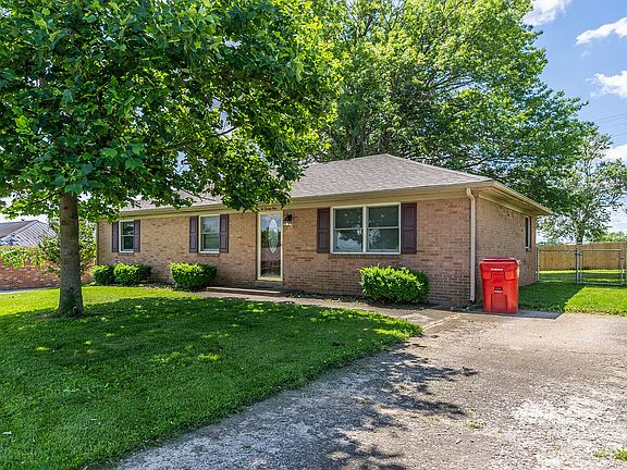 3rd image of 221 Longview Dr