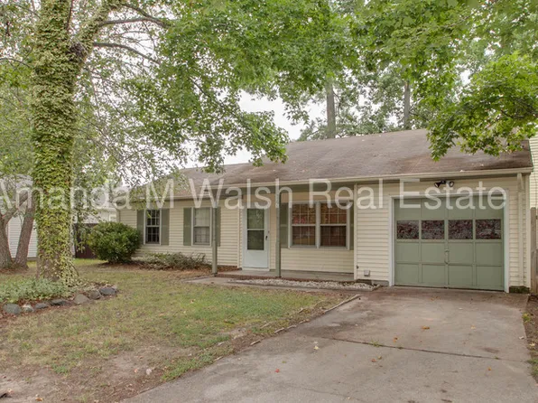 14 Sandy Lake Dr, Hampton, VA 23666