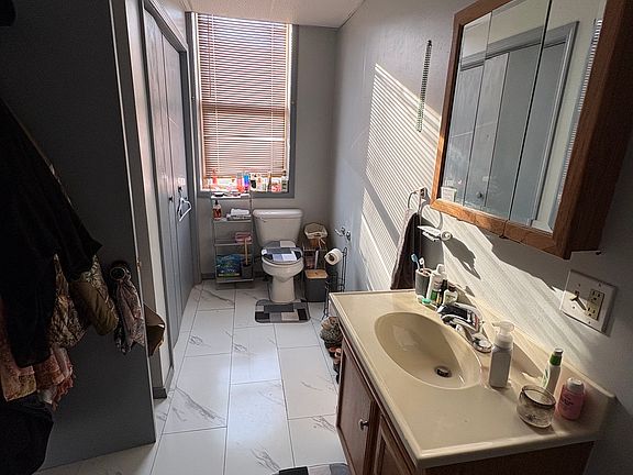 3rd image of 1337 Walnut St #4
