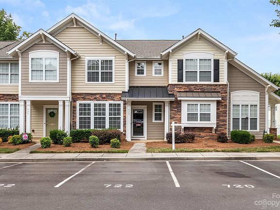 2nd image of 722 Cherryfield Pl