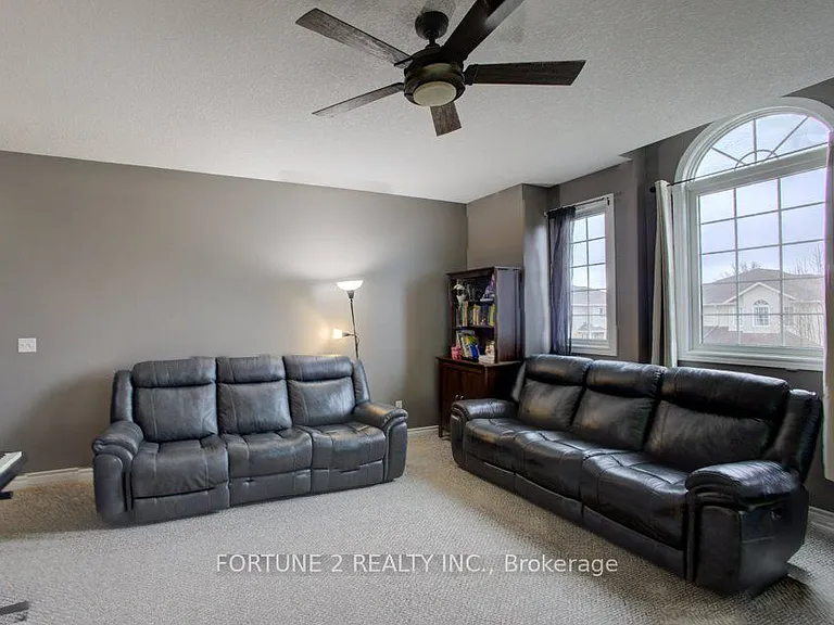 455 Danby St E — Photo 21