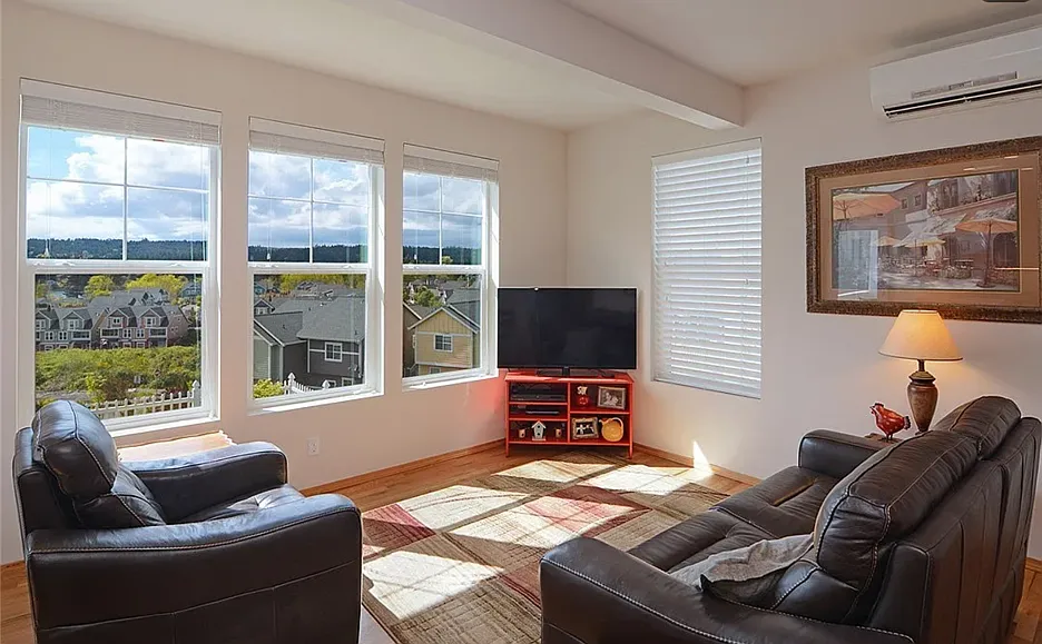 3 bed, 1525 sqft, $2,975 — Photo 4