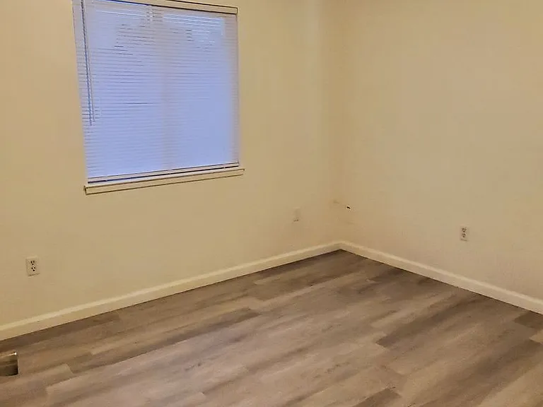 668 Anchor Ave — Photo 6