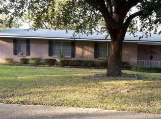 909 Southwest Dr, Baker, LA 70714