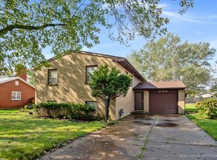 1140 Trask Rd, Aurora, IL 60505