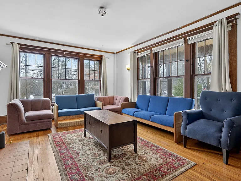 305 Wyckoff Ave — Photo 3