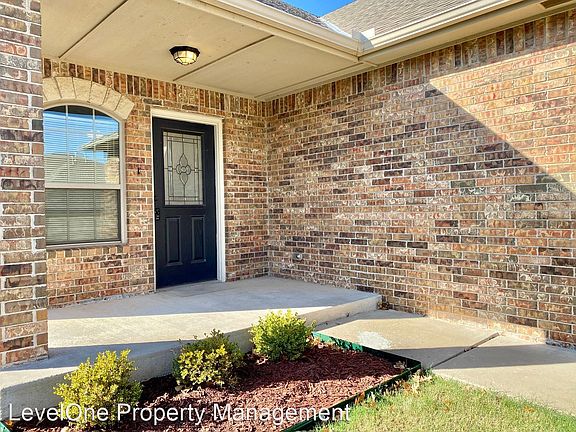 2nd image of 11500 NW 121st Pl