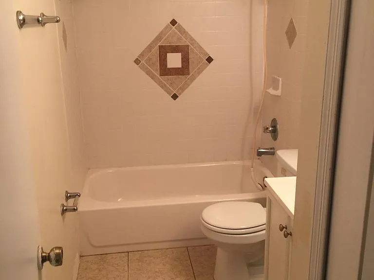 3037 Sir Hamilton Cir — Photo 2