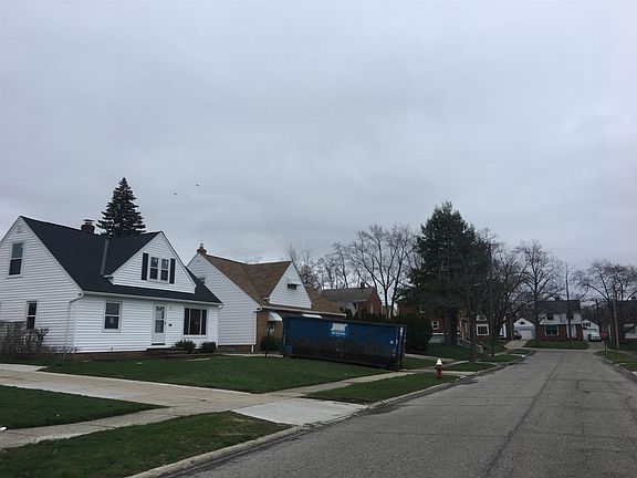 5th image of 18201 Dalewood Ave
