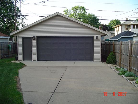 5th image of 931 Sherman Ave