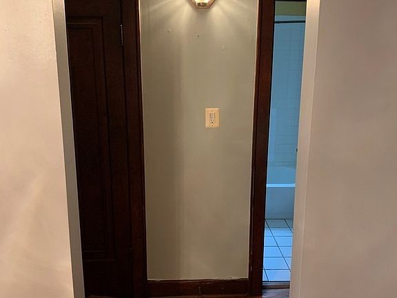 3rd image of 5728 W Eddy St #1