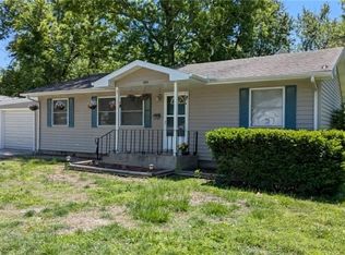 521 N 3rd St, Iola, KS 66749