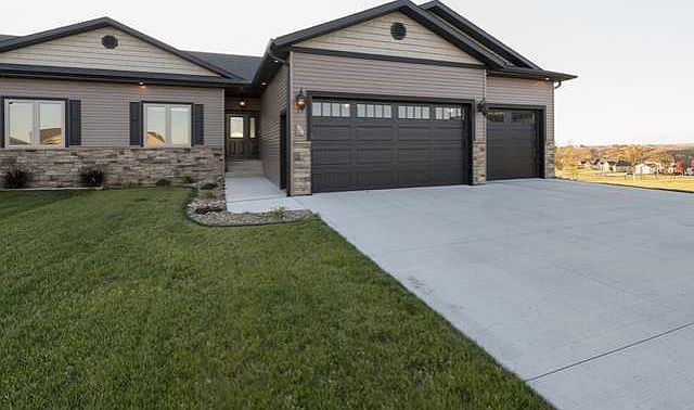 1st image of 3730 Bogey Dr