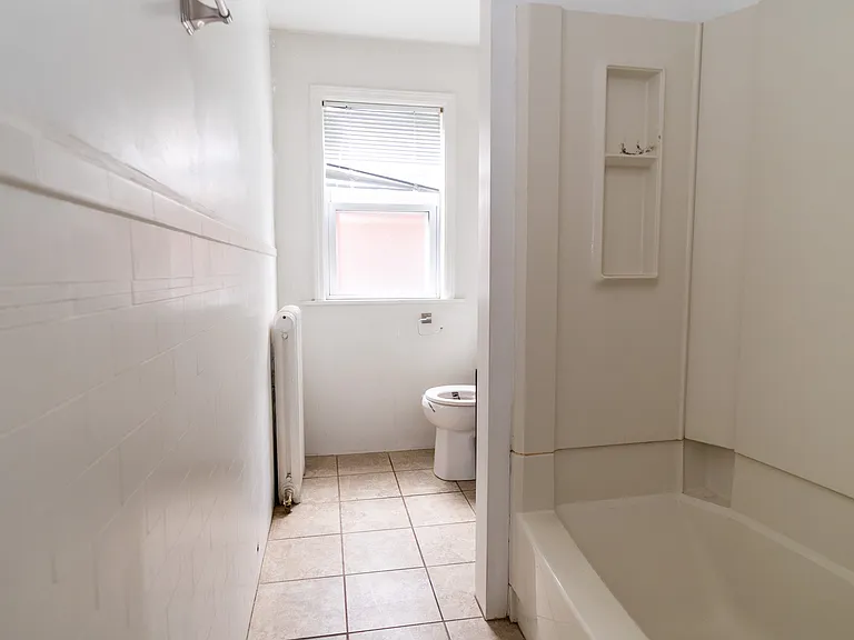 375 Gross St — Photo 9