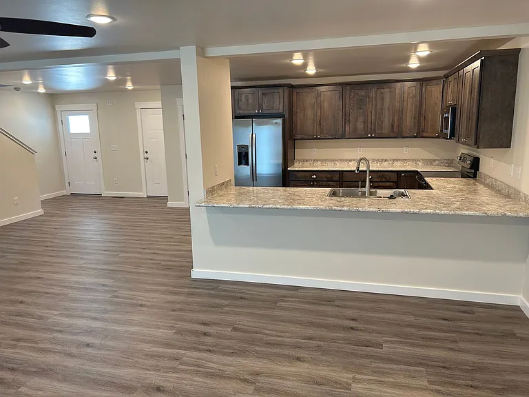 711 Black Diamond St — Photo 3